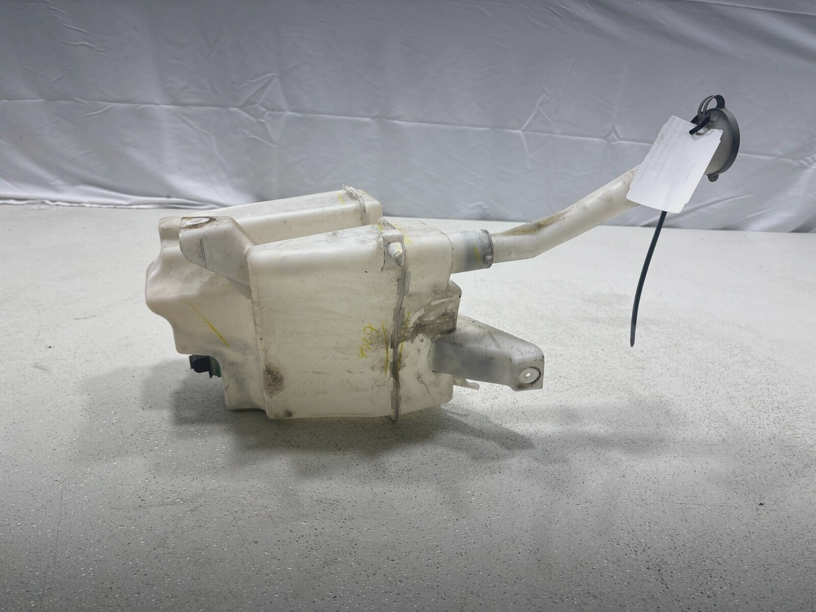 13-17 Nissan Sentra Windshield Washer Tank Bottle Reservoir 28910-3Sg0A