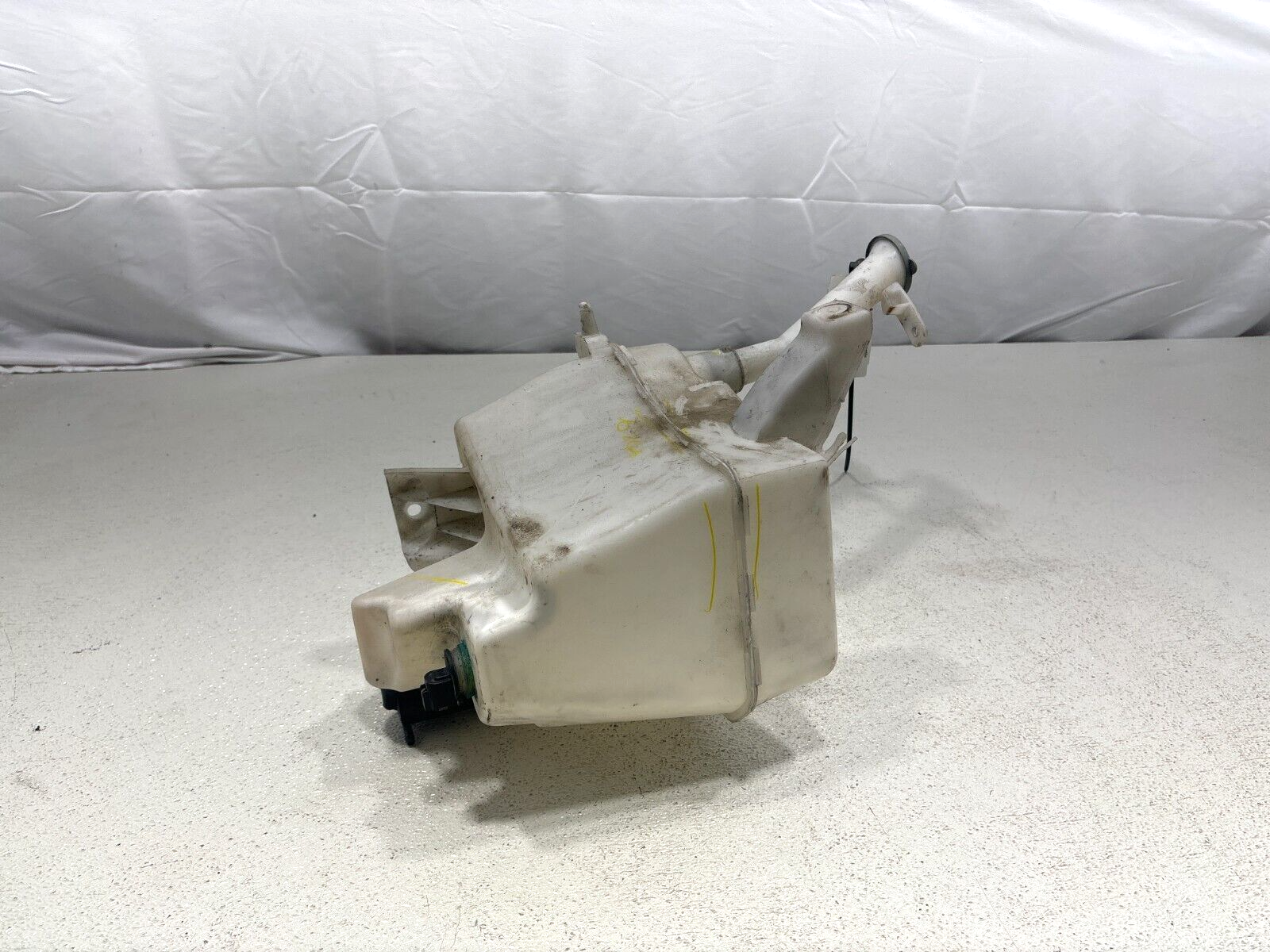 13-17 Nissan Sentra Windshield Washer Tank Bottle Reservoir 28910-3Sg0A