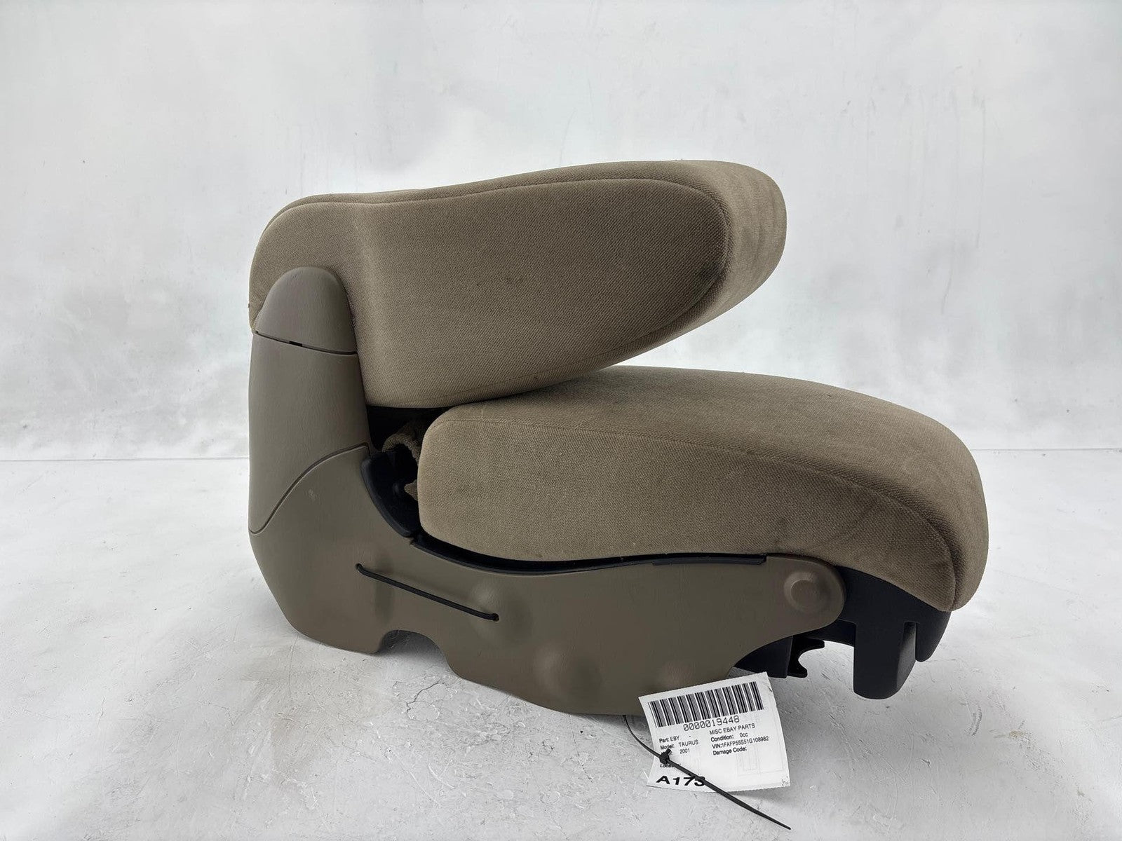 2001 Ford Taurus Front Center Seat Folding Armrest W/ Rear Cup Holders Oem