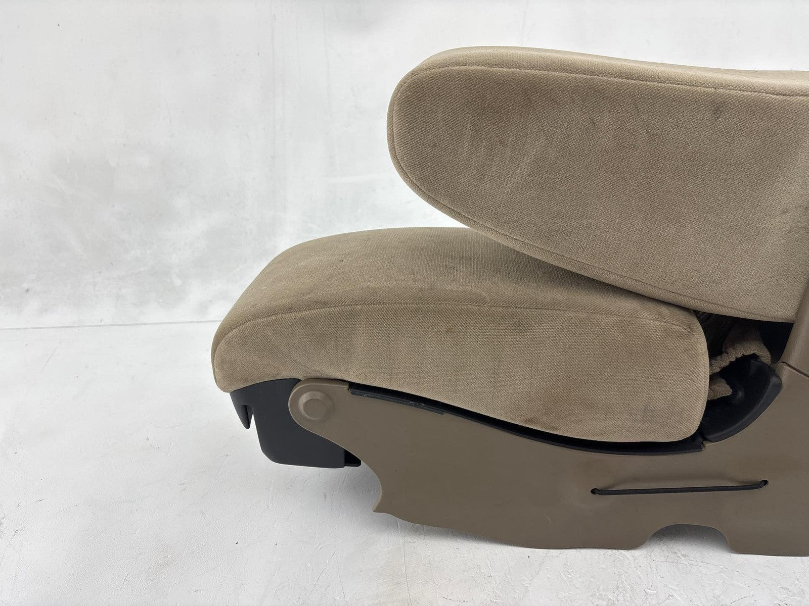 2001 Ford Taurus Front Center Seat Folding Armrest W/ Rear Cup Holders Oem