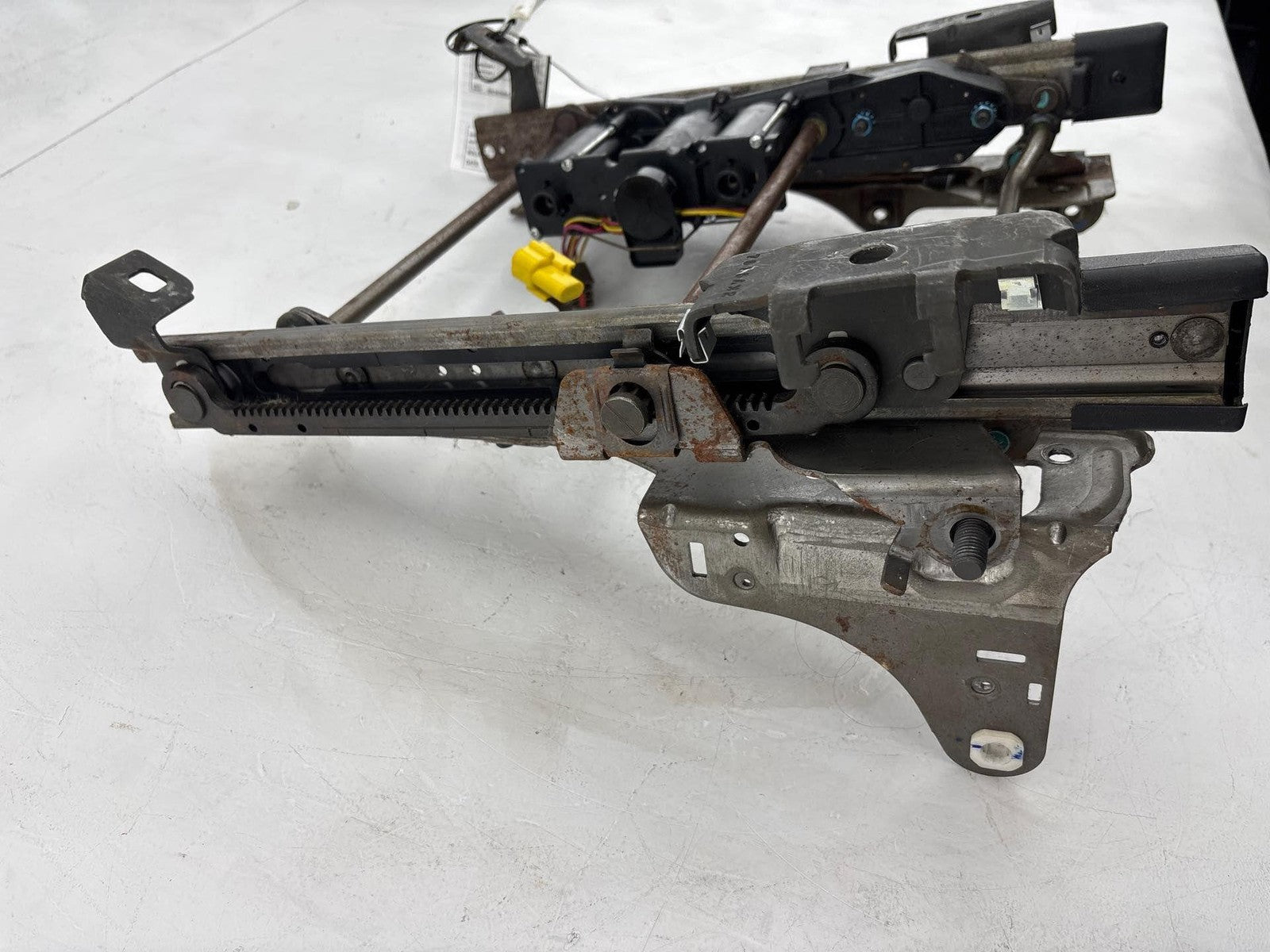 2000-2002 Ford Taurus Front Left Seat Track Frame Oem