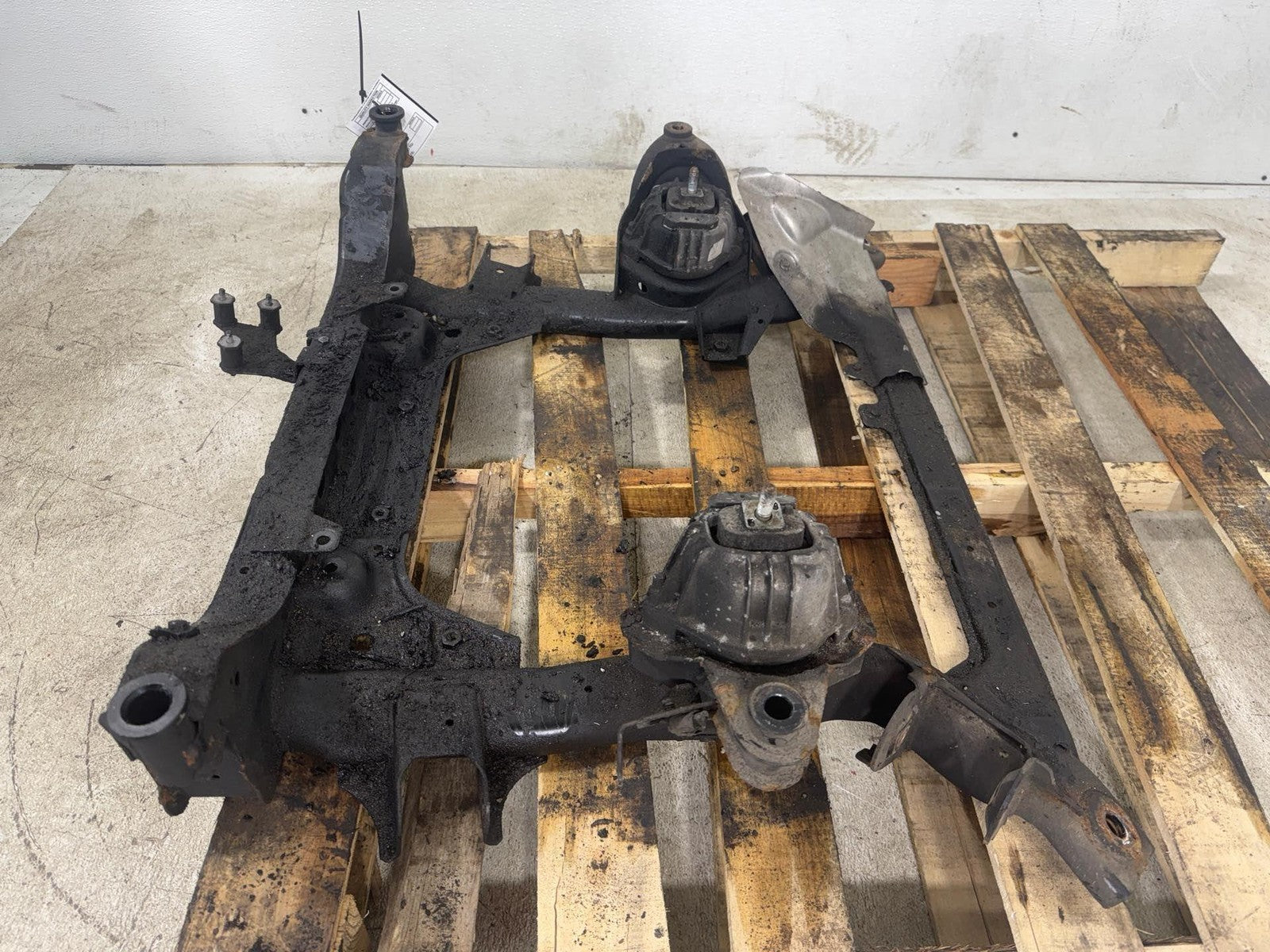 07-13 Bmw 328 335 E90 E92 Awd Front Axle Crossmember Subframe Support Oem