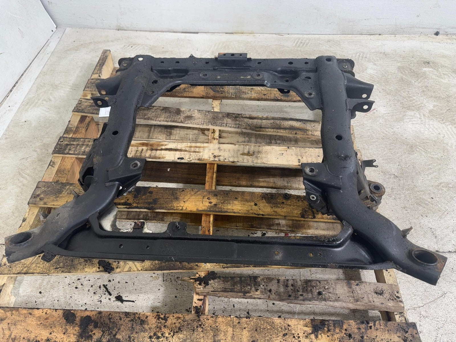 07-13 Bmw 328 335 E90 E92 Awd Front Axle Crossmember Subframe Support Oem