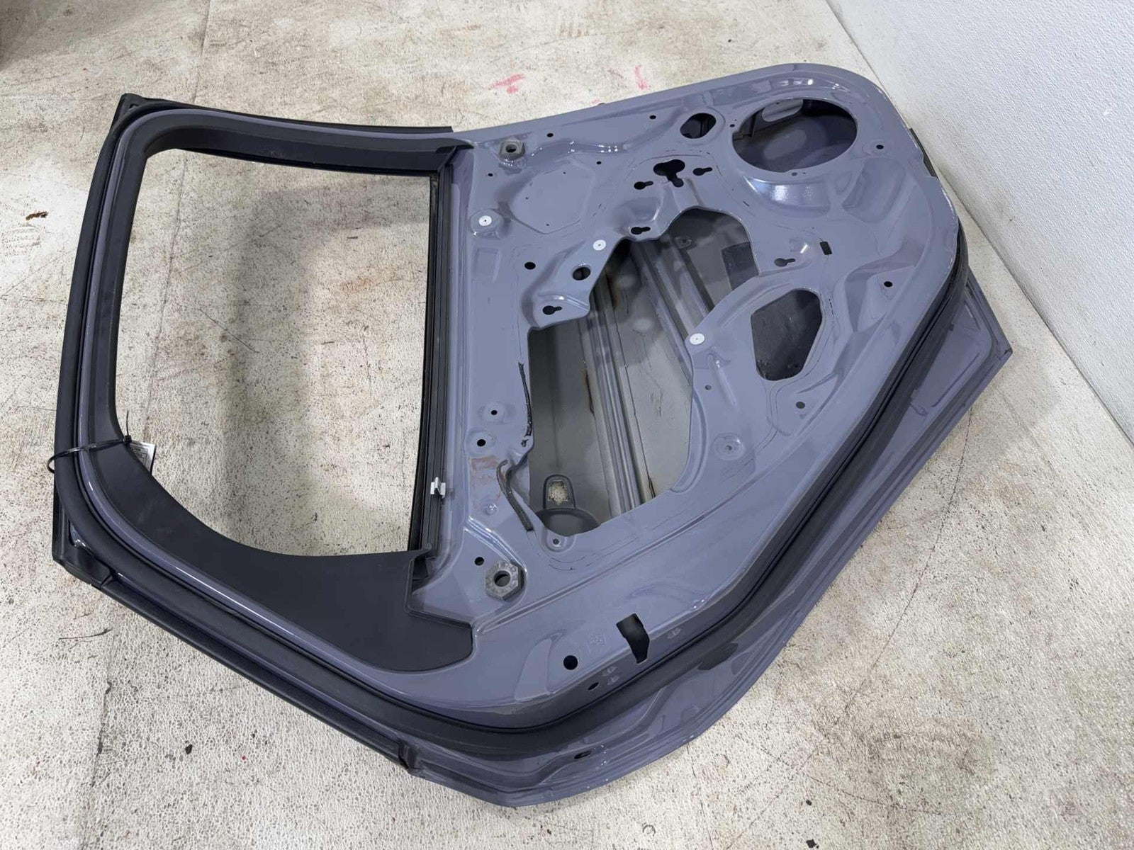 16-18 Ford Focus Rs Rear Left Door Shell Panel Oem