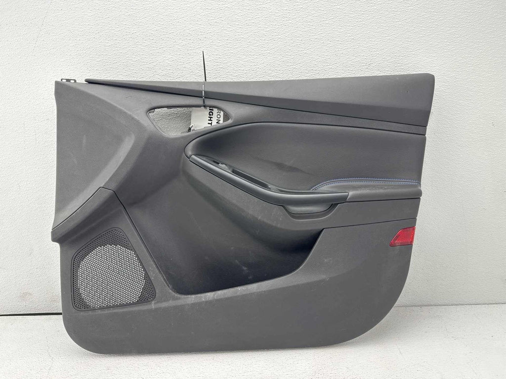 16-18 Ford Focus Rs Front Right Door Panel Trim Cover Oem