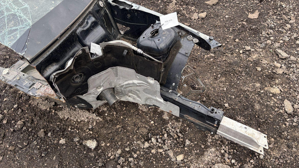 12-17 Mercedes E350 Front Left Side Quarter Panel Body Frame Cut