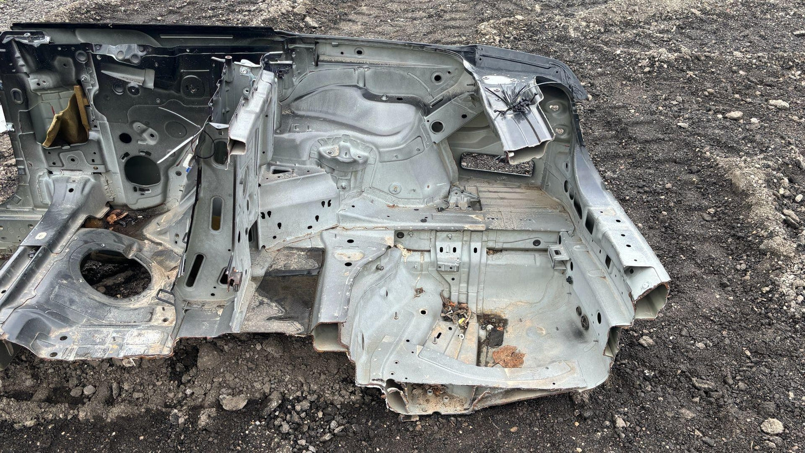 12-17 Mercedes E350 Rear Right Passenger Side Quarter Panel Body Frame Cut