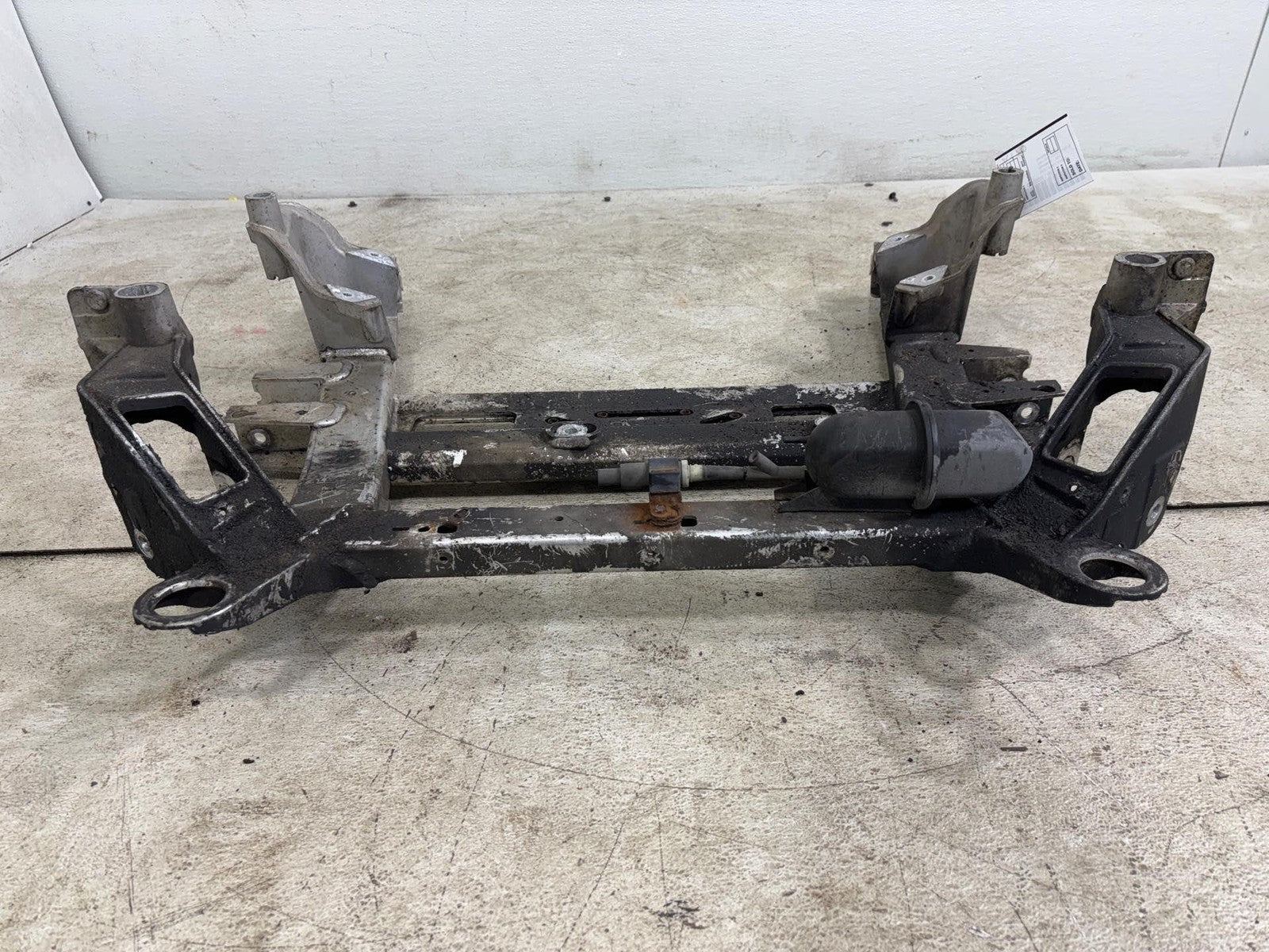 15-18 Cadillac Ats 2.0L Awd Front Subframe Cross Member Assembly Oem