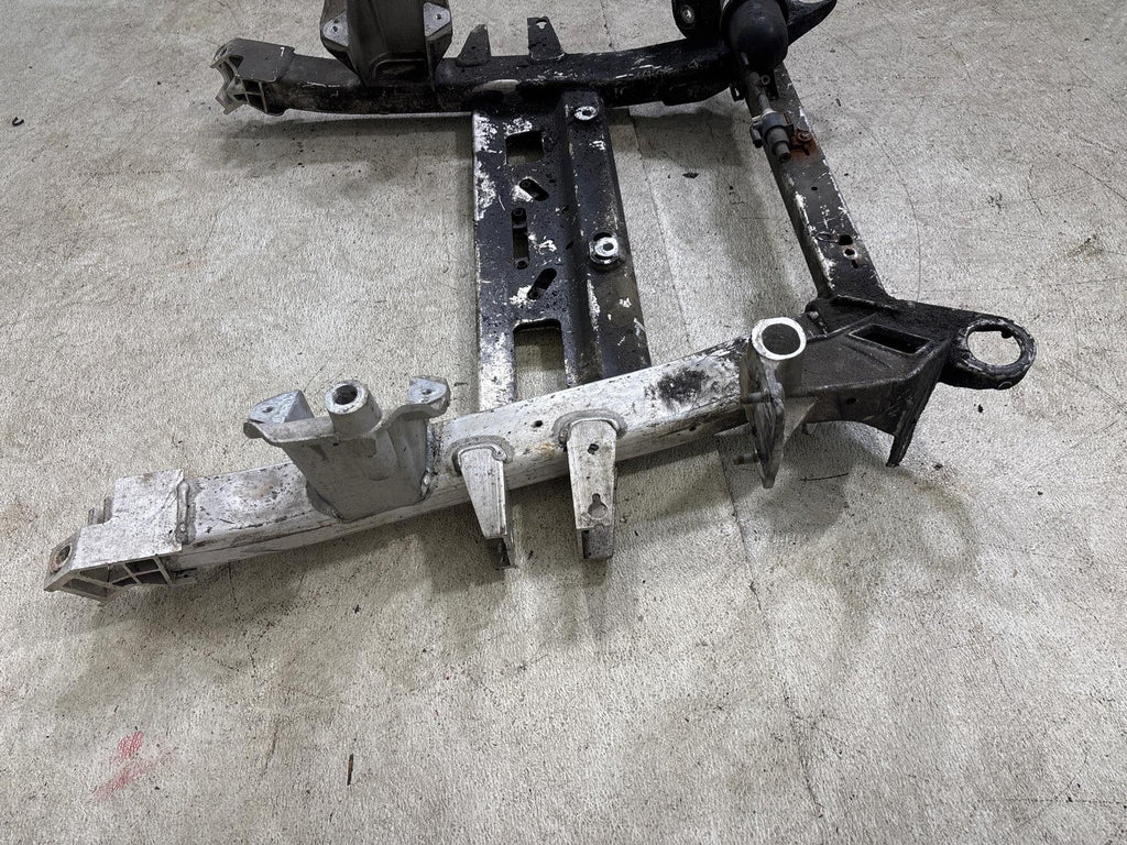15-18 Cadillac Ats 2.0L Awd Front Subframe Cross Member Assembly Oem