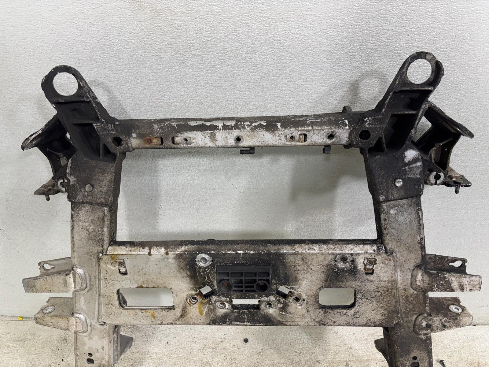 15-18 Cadillac Ats 2.0L Awd Front Subframe Cross Member Assembly Oem