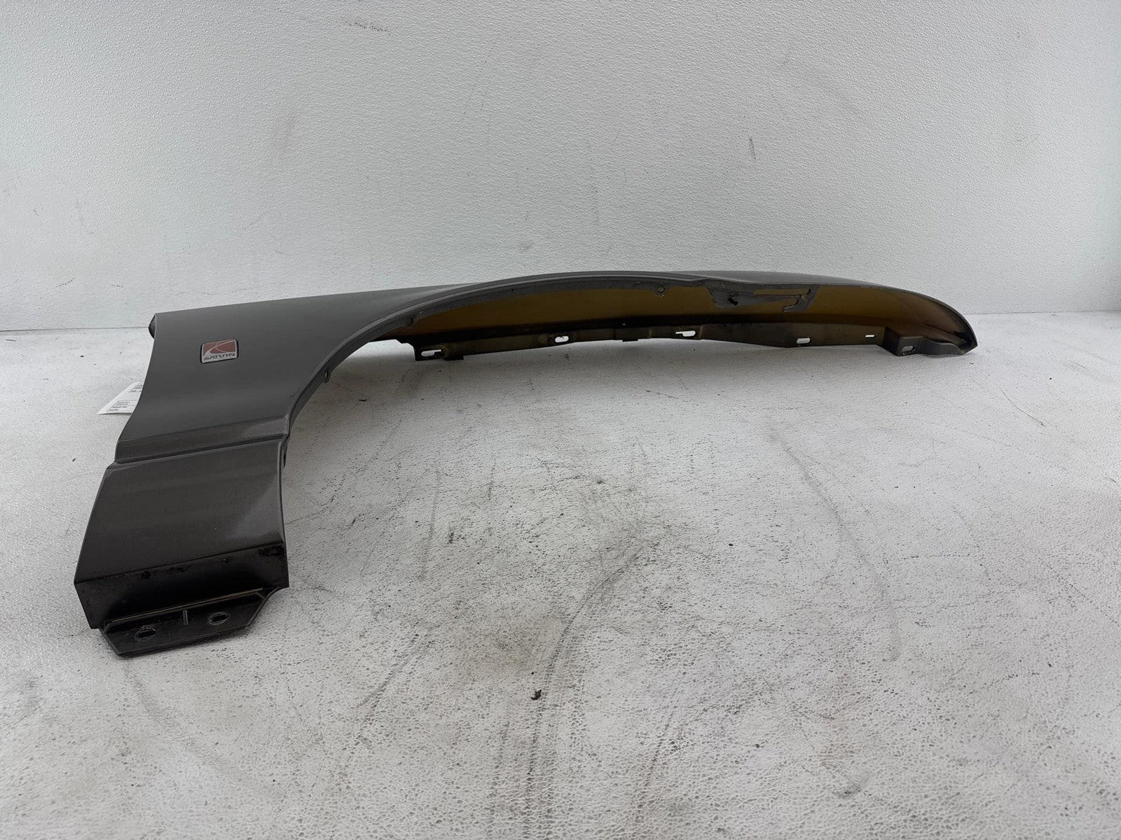00-02 Saturn S Sw2 Front Passenger Side Fender Cover Panel Oem