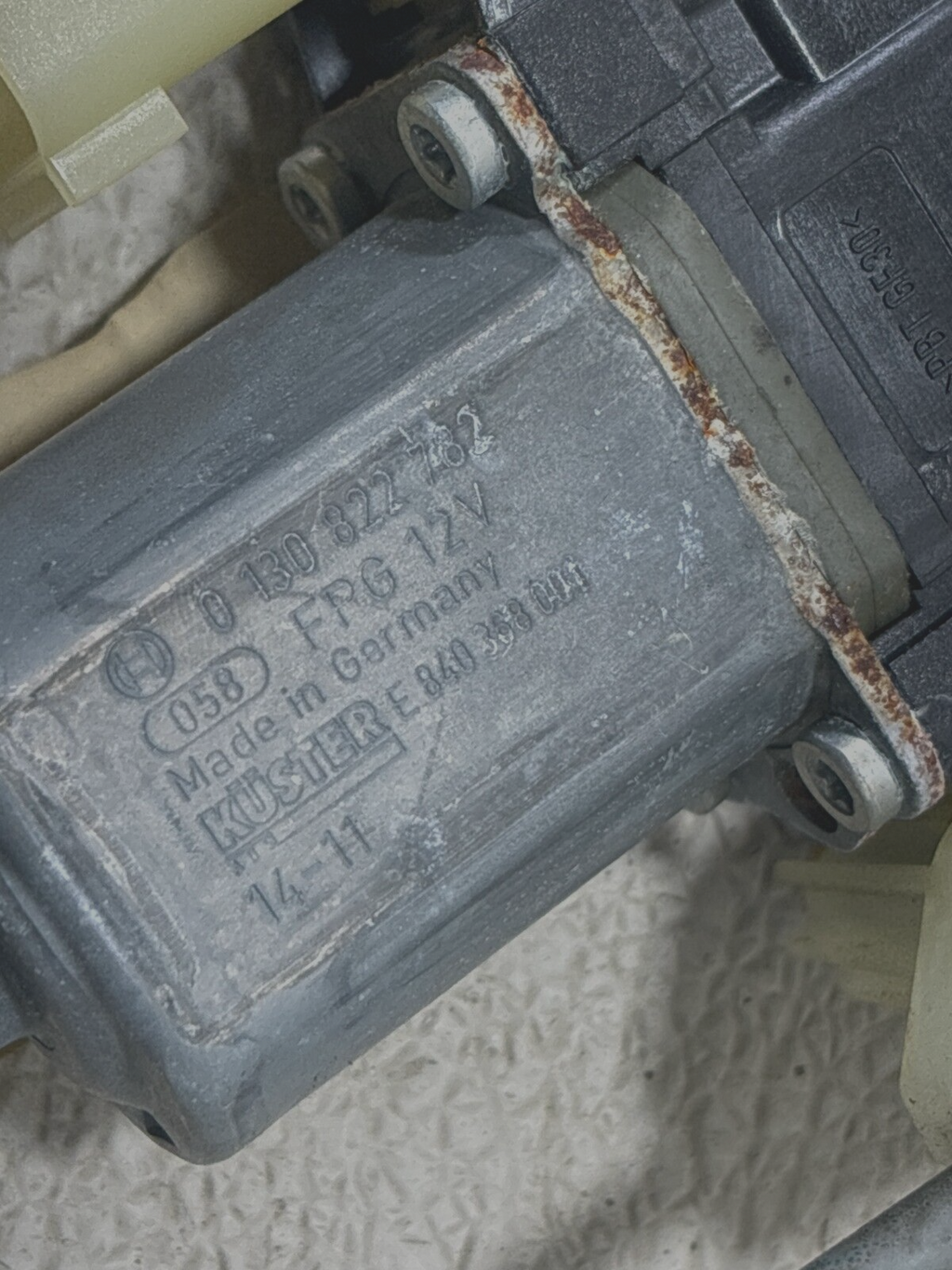 14-22 Land Rr Sport 17-23 Discovery Rear Right Door Window Regulator W/ Motor