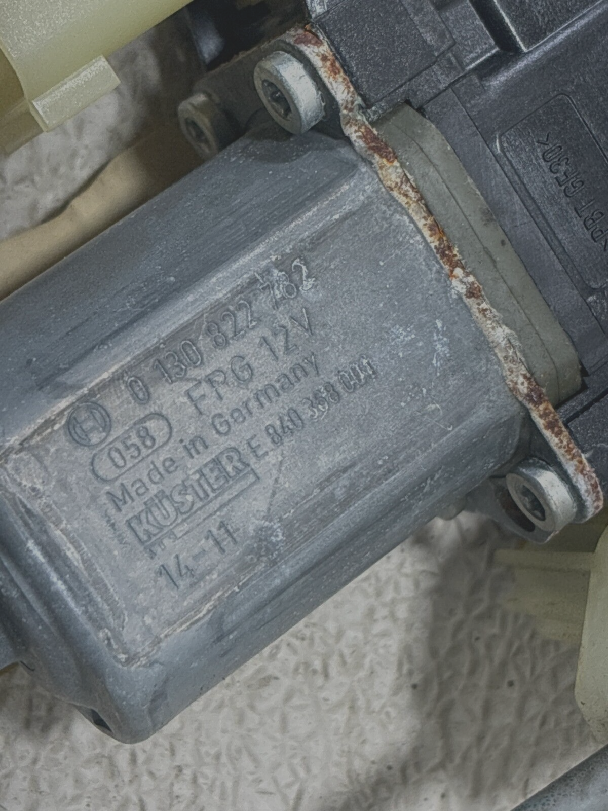 14-22 Land Rr Sport 17-23 Discovery Rear Right Door Window Regulator W/ Motor