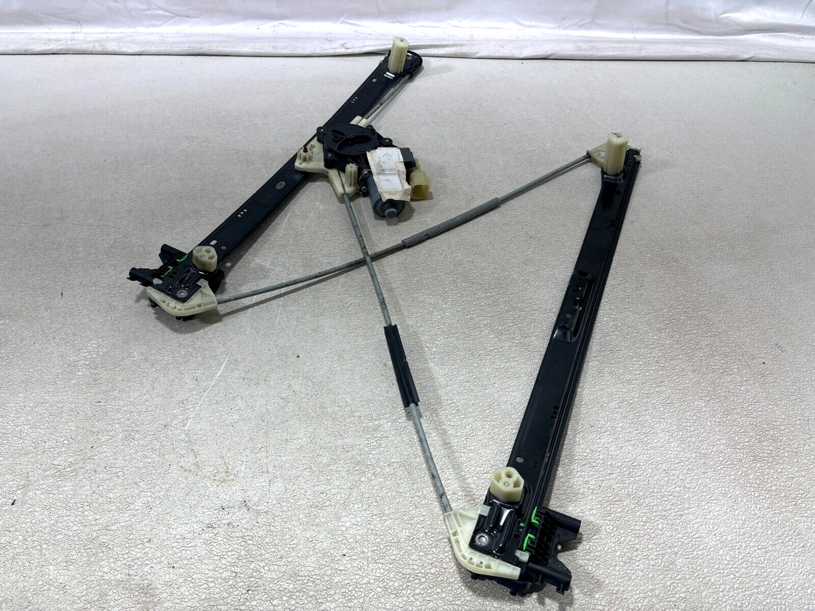 14-22 Land Rr Sport 17-23 Discovery Rear Right Door Window Regulator W/ Motor