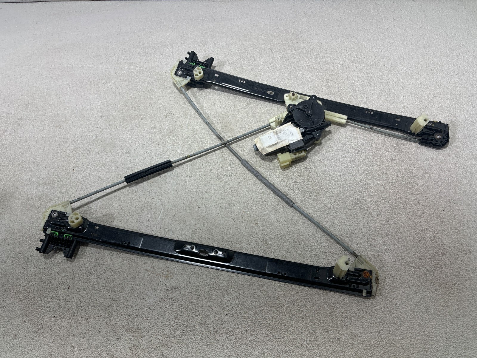 14-22 Land Rr Sport 17-23 Discovery Rear Right Door Window Regulator W/ Motor