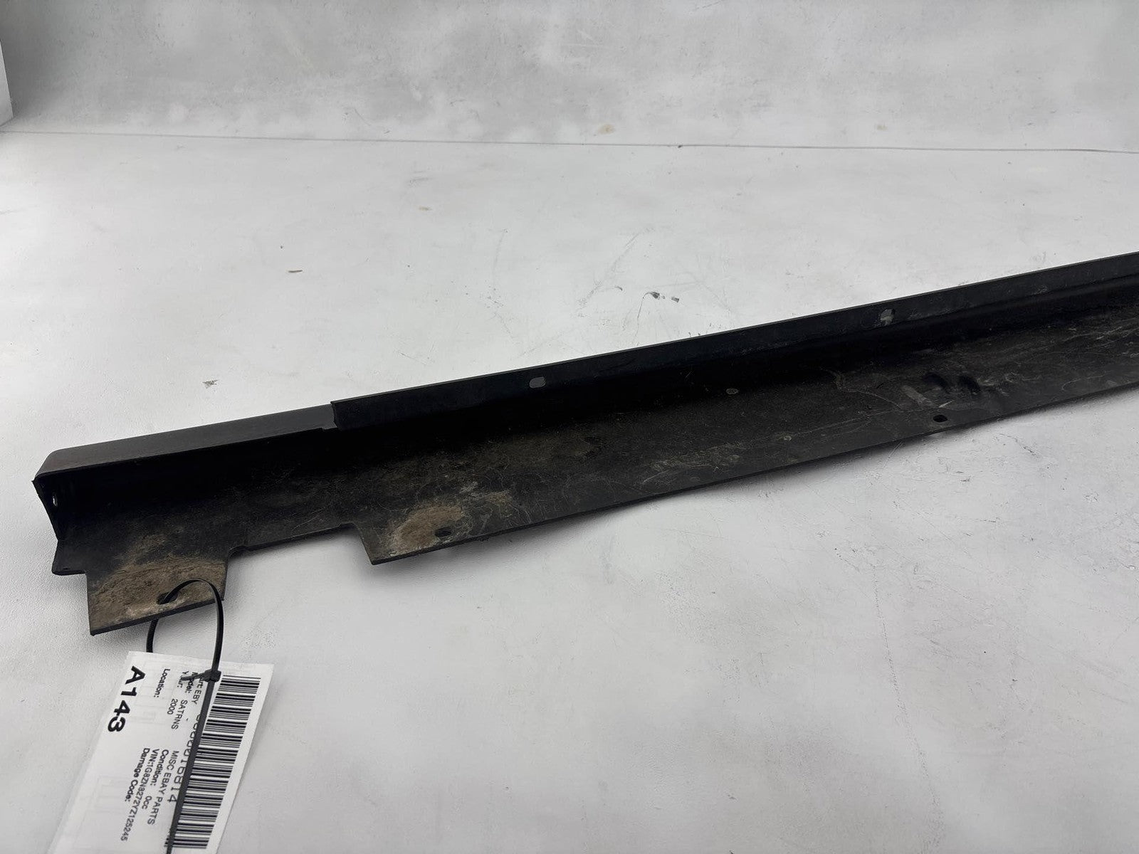 00-02 Saturn S Sw2 Passenger Side Rocker Moulding Oem