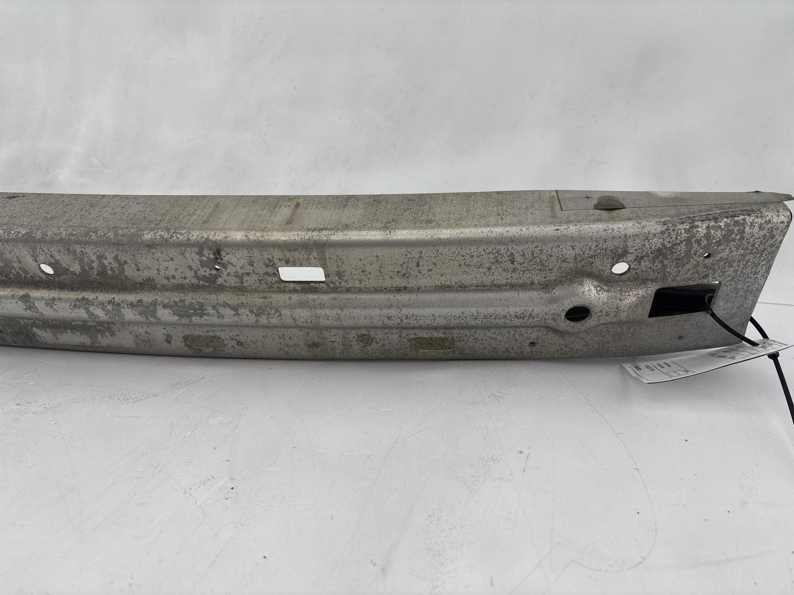 00-02 Saturn Sw2 1.9L Rear Bumper Reinforcement Beam Oem