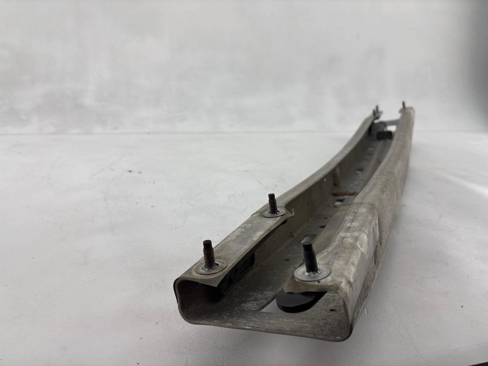 00-02 Saturn Sw2 1.9L Rear Bumper Reinforcement Beam Oem