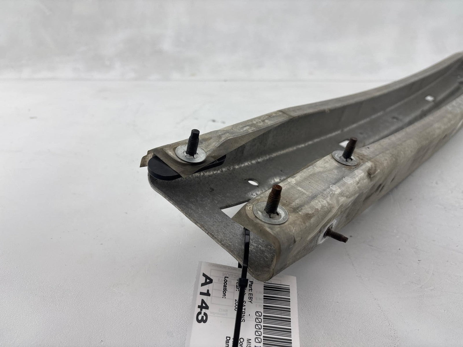 00-02 Saturn Sw2 1.9L Rear Bumper Reinforcement Beam Oem
