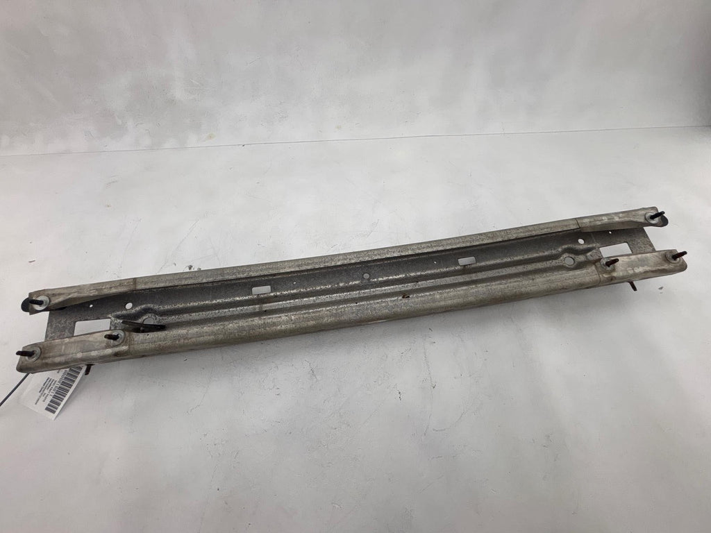 00-02 Saturn Sw2 1.9L Rear Bumper Reinforcement Beam Oem