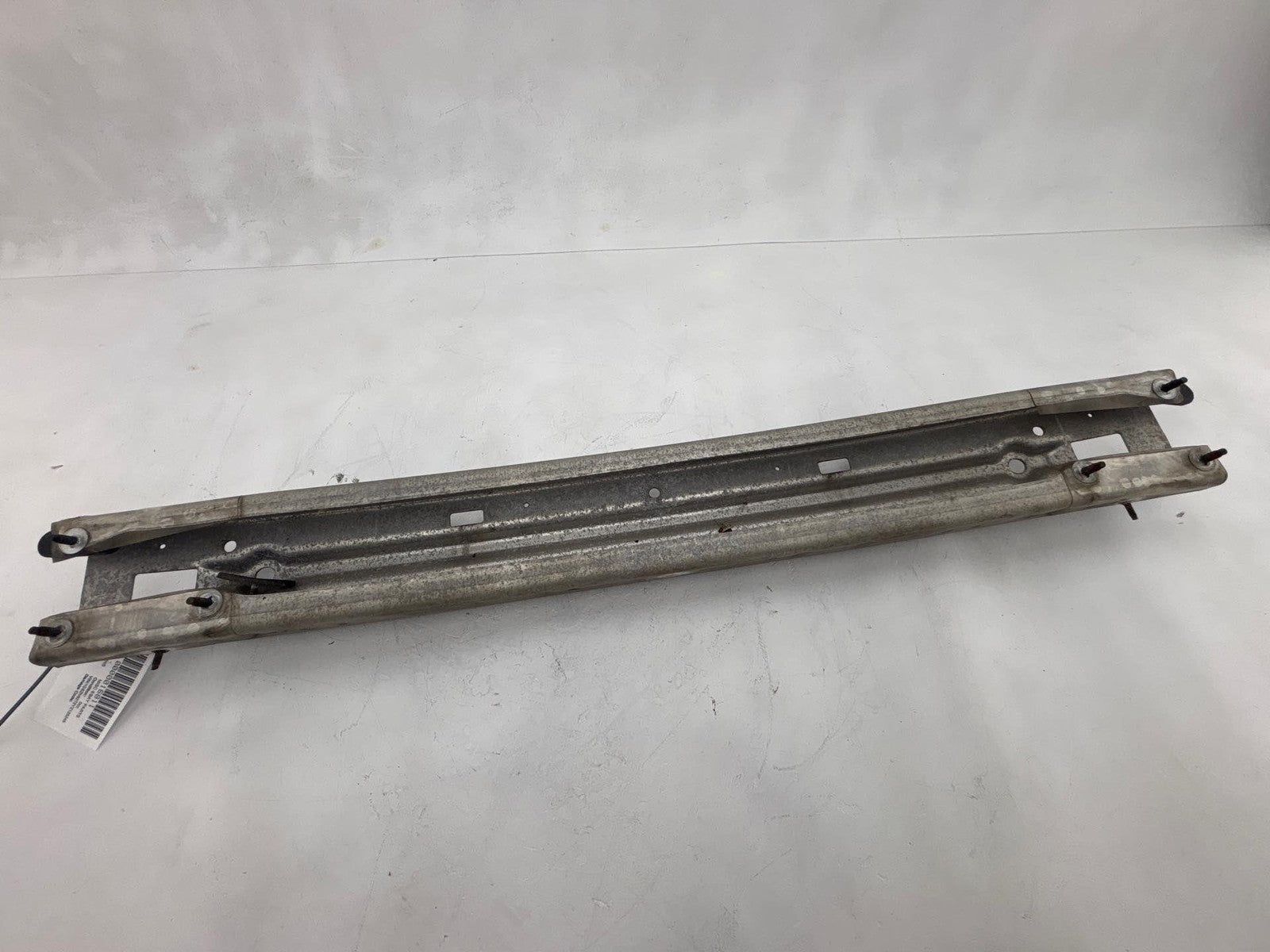 00-02 Saturn Sw2 1.9L Rear Bumper Reinforcement Beam Oem