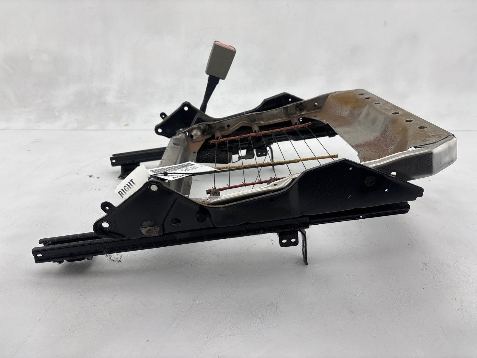 00-02 Saturn Sw2 Front Passenger Side Seat Track Frame Oem