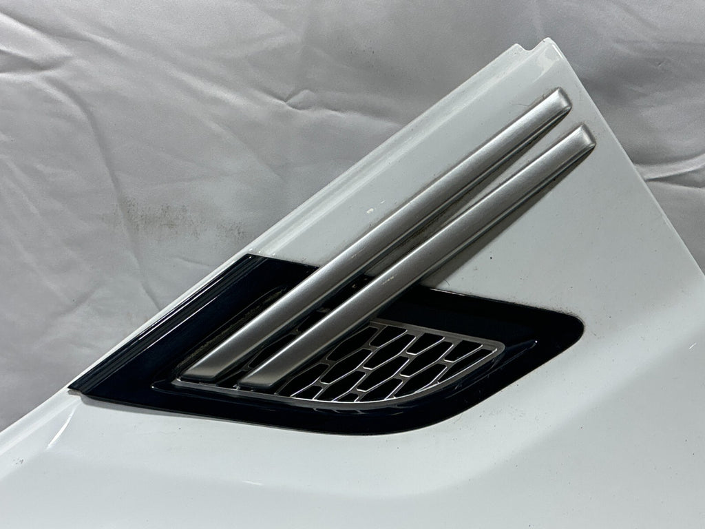 14-17 Land Range Rover Sport (L494) Left Side Fender Cover White (867) *Damage*