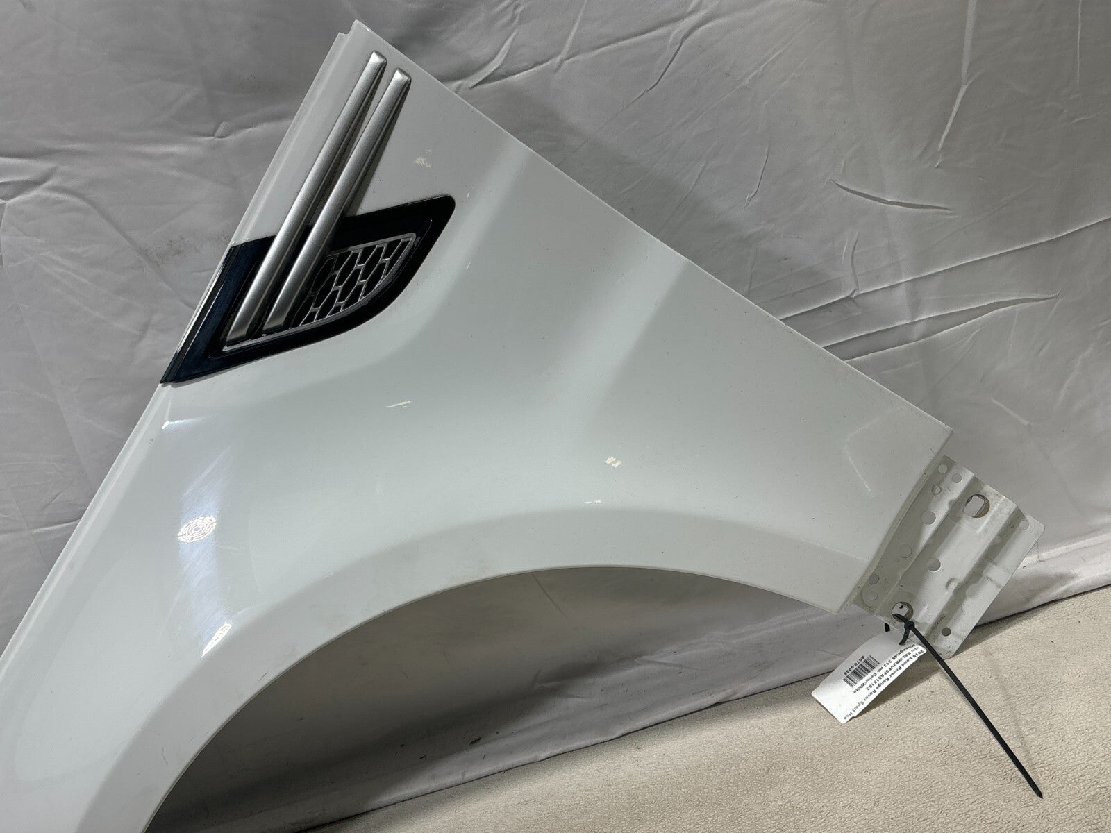 14-17 Land Range Rover Sport (L494) Left Side Fender Cover White (867) *Damage*