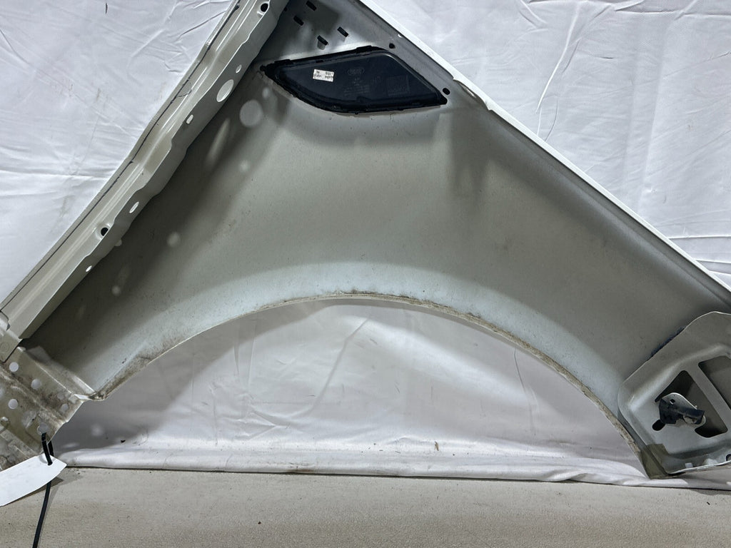 14-17 Land Range Rover Sport (L494) Left Side Fender Cover White (867) *Damage*