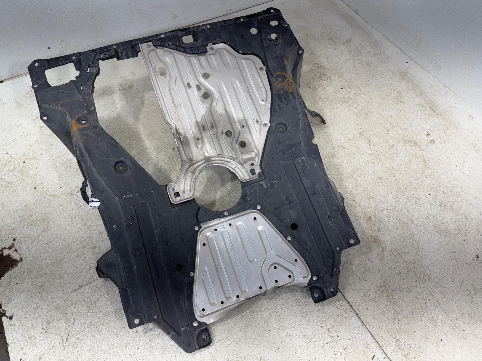 18-22 HONDA ACCORD FRONT ENGINE UNDER COVER SPLASH SHIELD GUARD OEM.