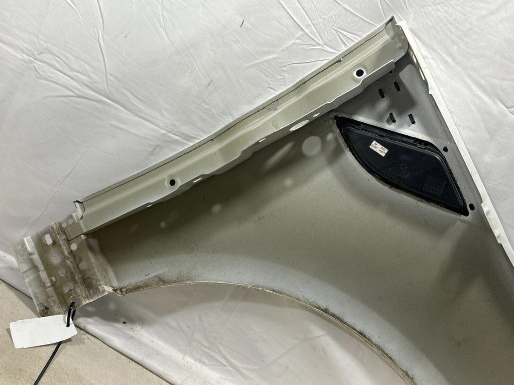 14-17 Land Range Rover Sport (L494) Left Side Fender Cover White (867) *Damage*