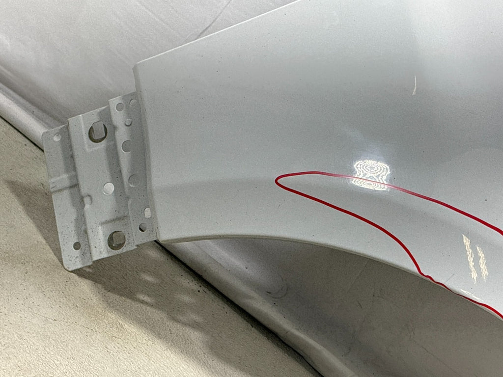 14-17 Land Range Rover Sport (L494) Right Side Fender Cover White (867) *Damage*