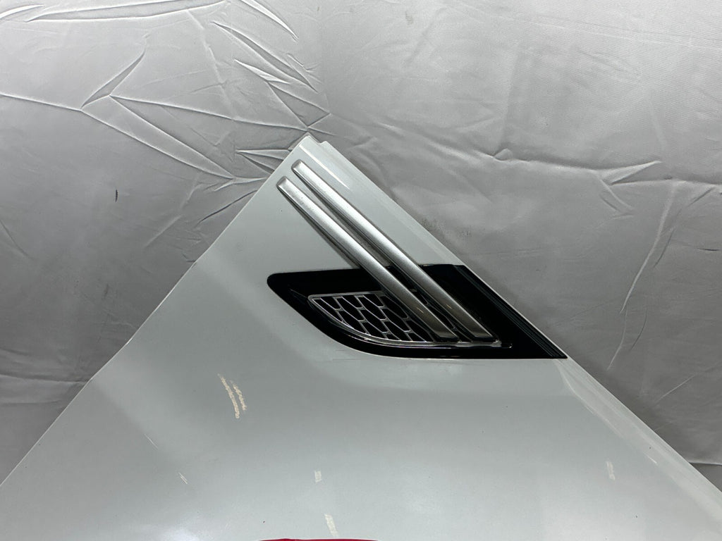 14-17 Land Range Rover Sport (L494) Right Side Fender Cover White (867) *Damage*