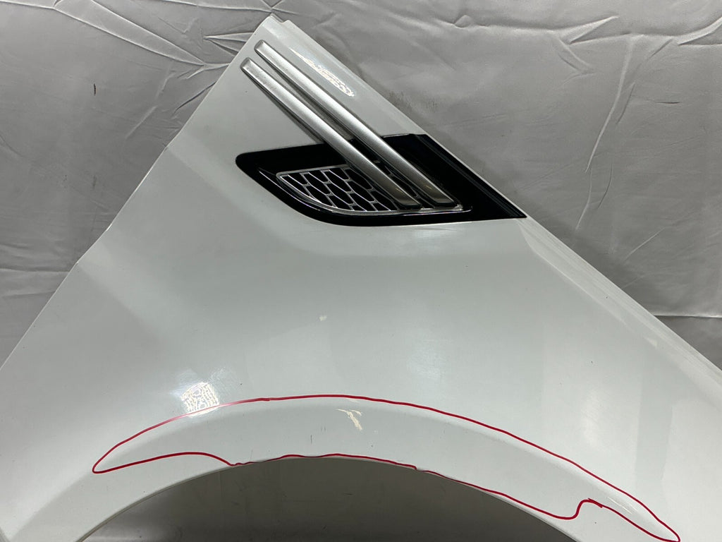 14-17 Land Range Rover Sport (L494) Right Side Fender Cover White (867) *Damage*