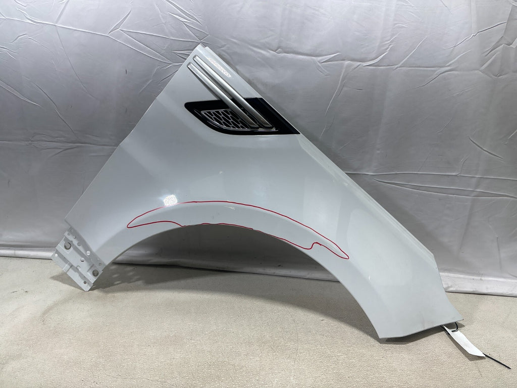 14-17 Land Range Rover Sport (L494) Right Side Fender Cover White (867) *Damage*