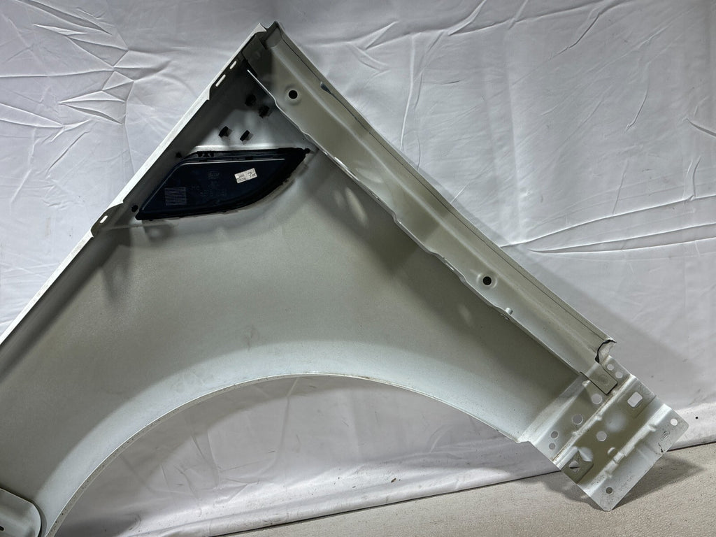 14-17 Land Range Rover Sport (L494) Right Side Fender Cover White (867) *Damage*