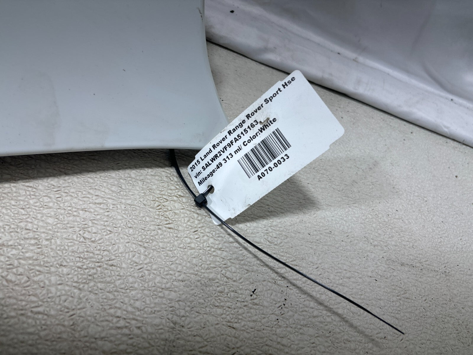 14-17 Land Range Rover Sport (L494) Right Side Fender Cover White (867) *Damage*