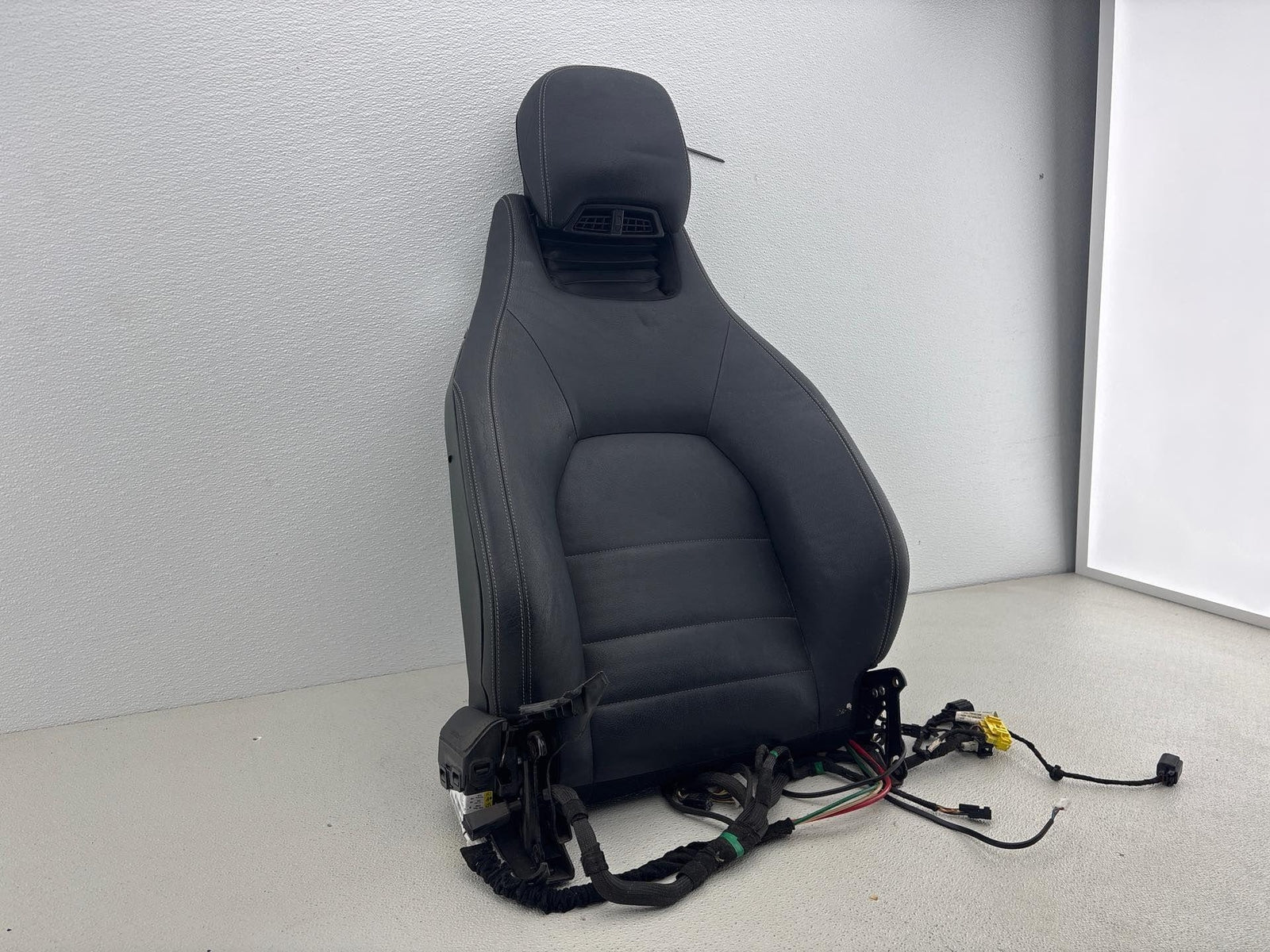 10-17 Mercedes W207 E350 E550 Coupe Front Right Seat Cushion Upper Black Oem