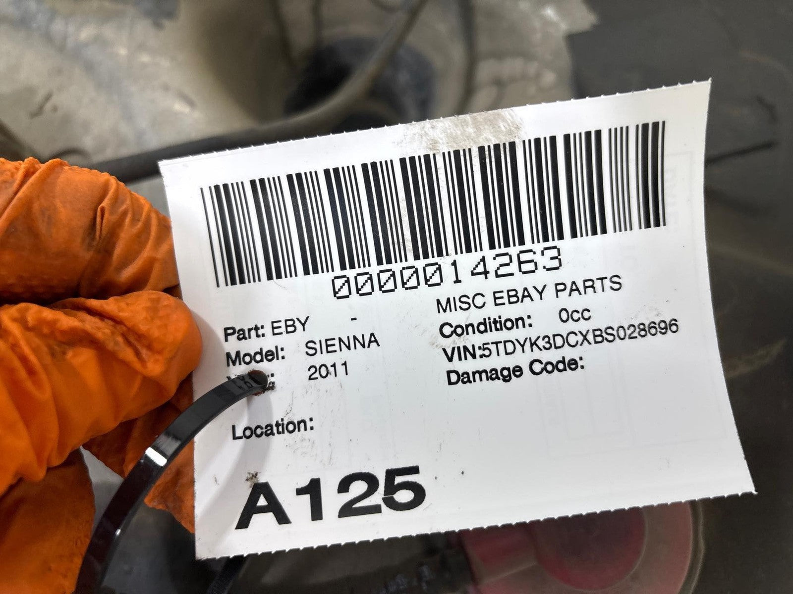 2011-2016 Toyota Sienna Fuel Tank Assembly 3.5L 2Grfe Fwd Oem Used