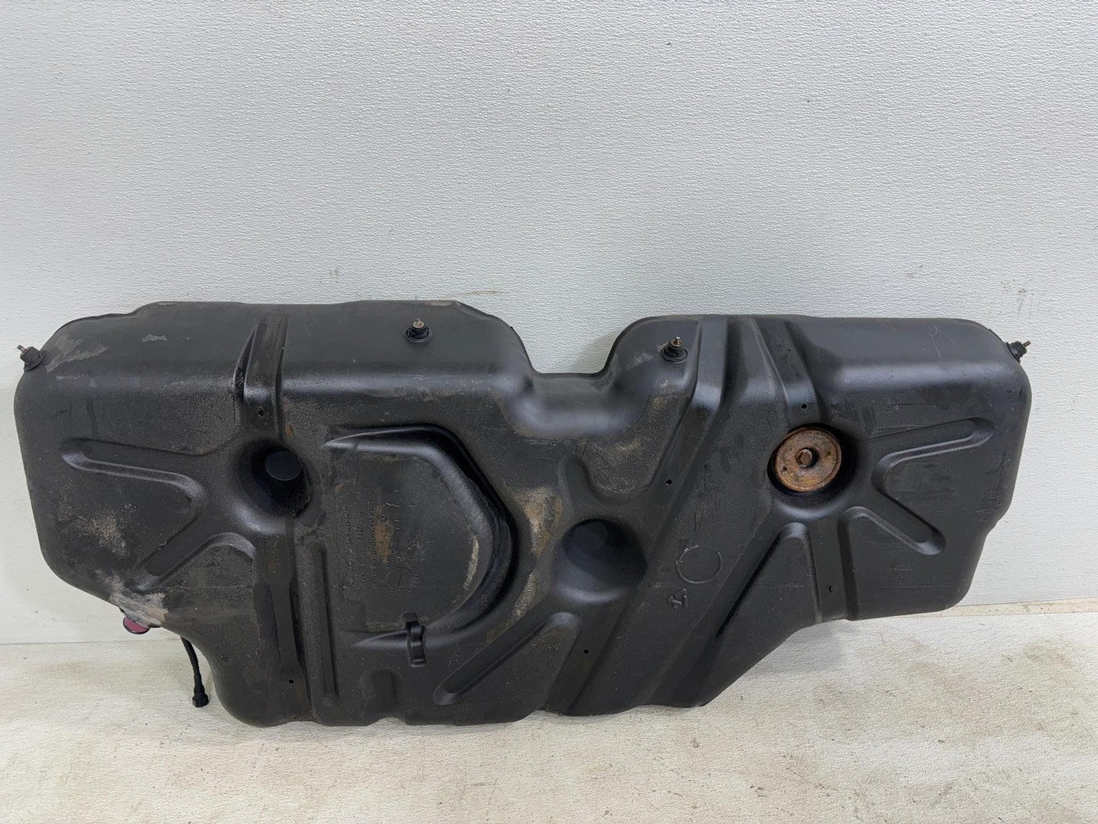 2011-2016 Toyota Sienna Fuel Tank Assembly 3.5L 2Grfe Fwd Oem Used