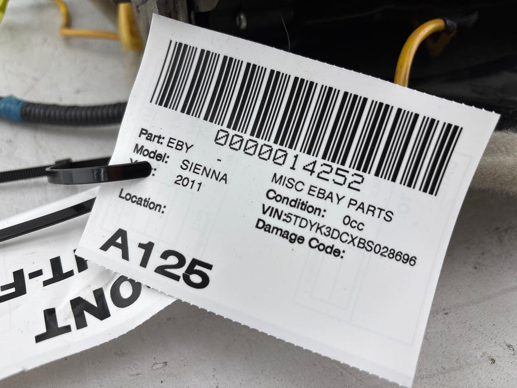 2011-2014 Toyota Sienna Front Right Upper Seat Cushion Oem