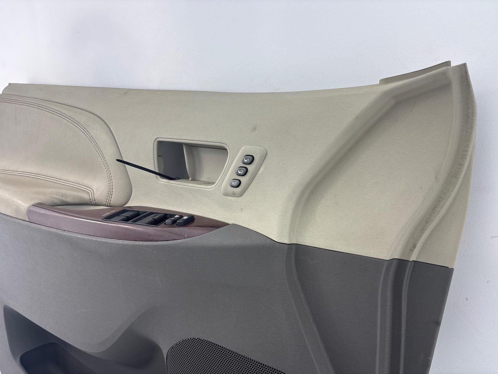 2011-2012 Toyota Sienna Front Left Interior Door Trim Panel 67060-08090 Oem