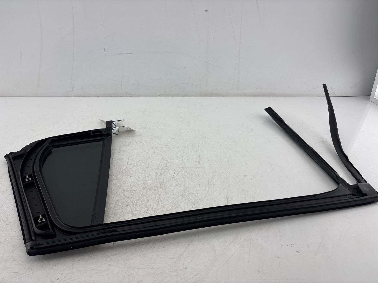 20-24 Lincoln Aviator Rear Right Door Vent Window Glass w/ Run Channel OEM