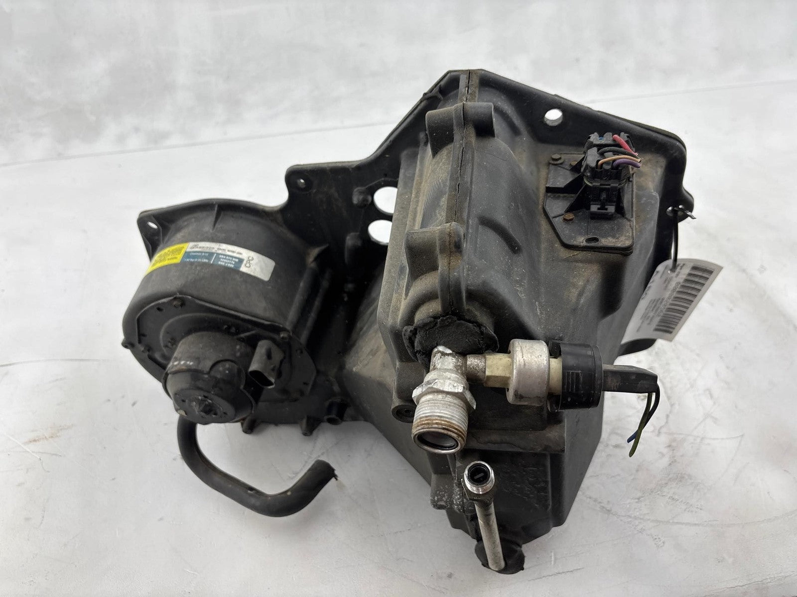 1984-1996 Chevrolet Corvette HVAC Heater Blower Box OEM 52452176