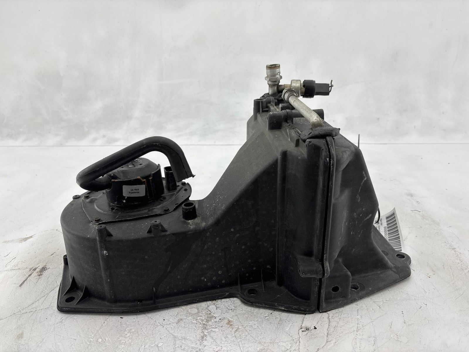 1984-1996 Chevrolet Corvette HVAC Heater Blower Box OEM 52452176