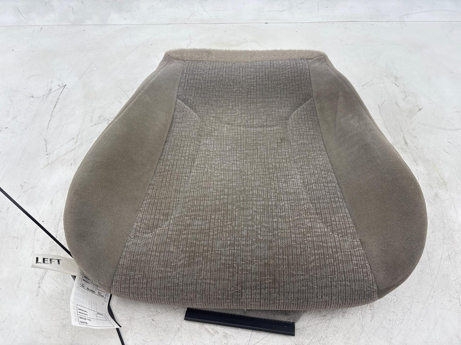 00-02 Saturn Sw2 Front Driver Side Lower Seat Bottom Cushion Oem