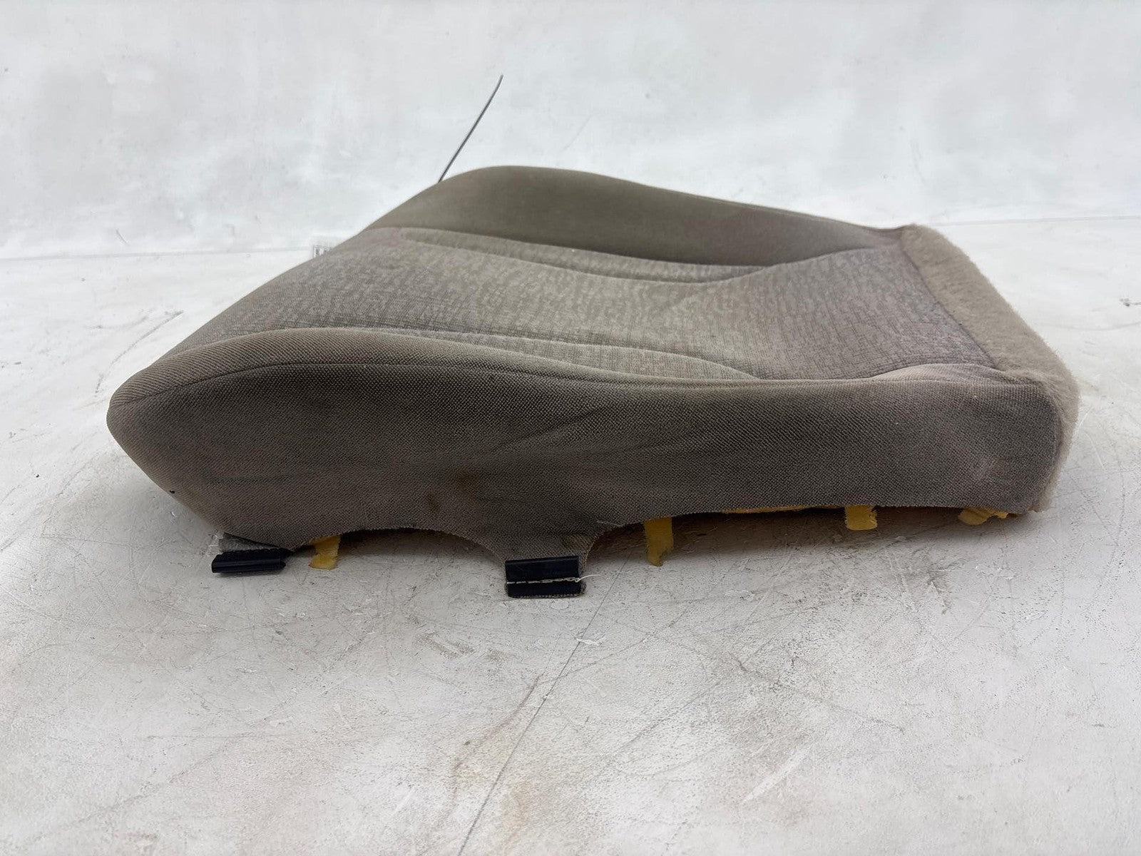 00-02 Saturn Sw2 Front Driver Side Lower Seat Bottom Cushion Oem