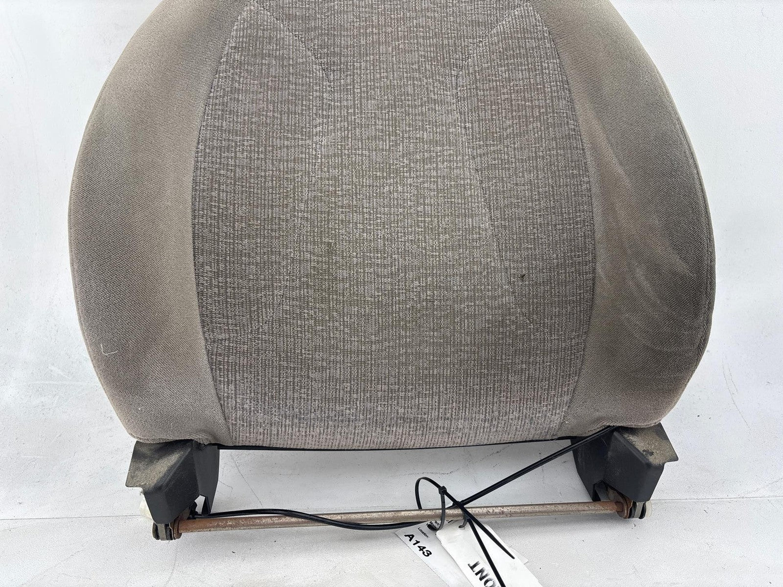 00-02 Saturn Sw2 Front Driver Side Upper Seat Cushion Oem